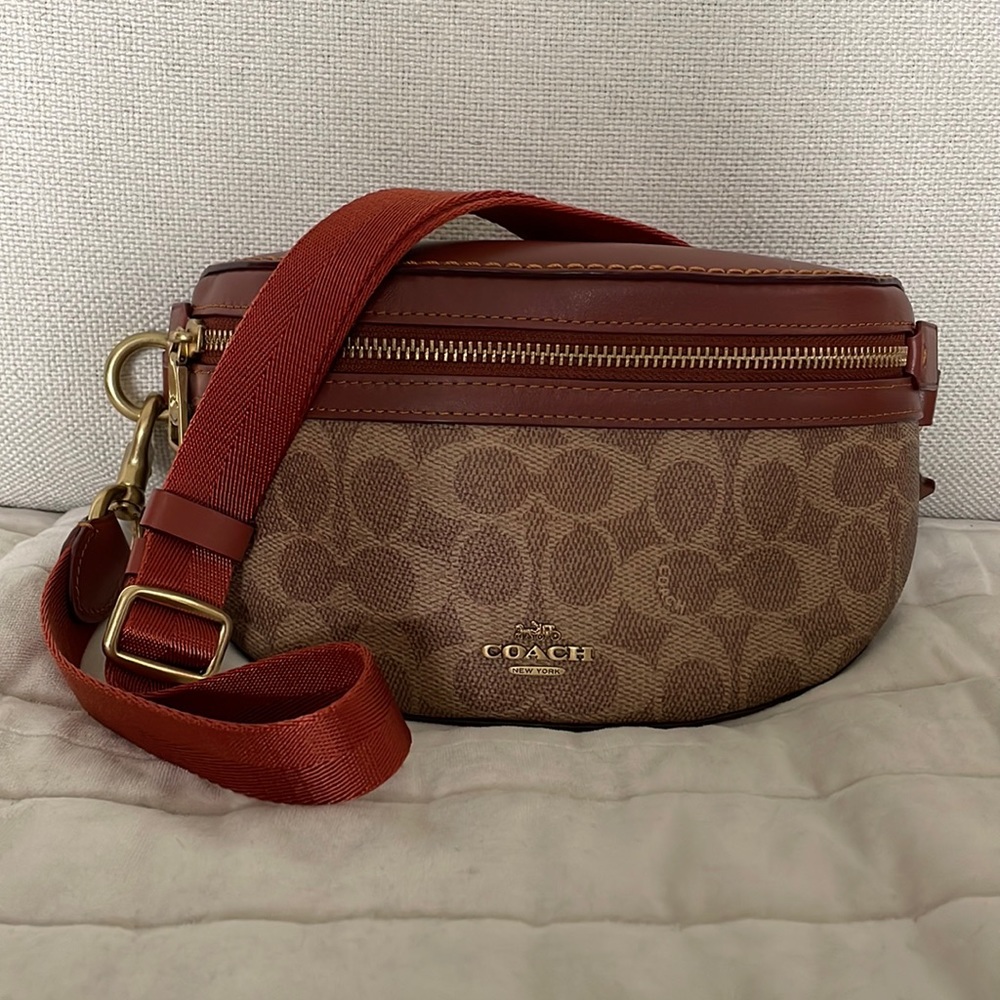 COACH HIP BAG
